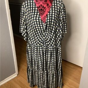 NWOT Ava & Viv Black and White Ruched Midi Sundress 4X